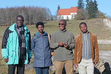 Burundische Delegation im Biosphärengebiet Schwäbische Alb
